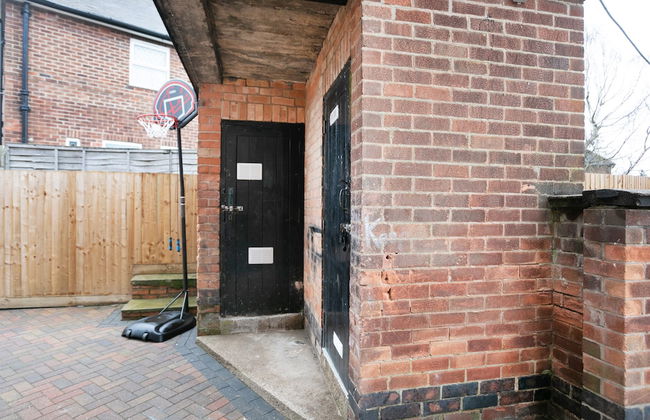 Nottingham Top Serviced Home - Photo 37