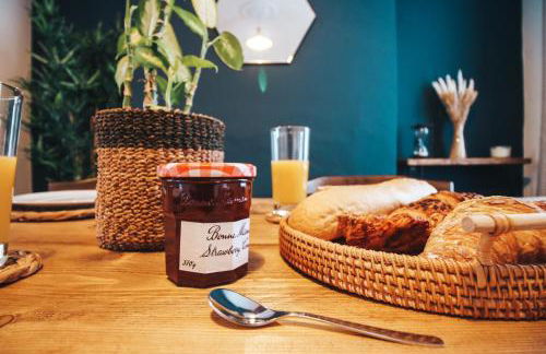 Commercial House, By Solace Stays - Foto 21