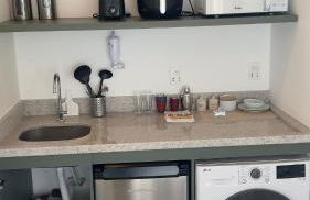 Tiny Garden House - Photo 9