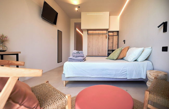 White Coast - Photo 37