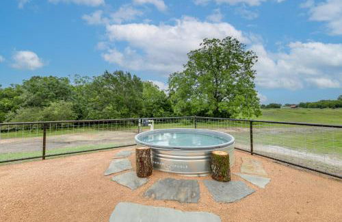 Sip, Fish and Relax Fireside Serene Schulenburg Gem - Foto 3