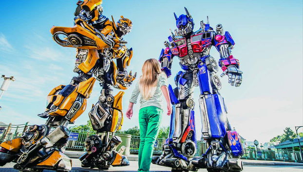 Saluez les Autobots de TRANSFORMERS