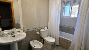 Navaluenga Chalet Familiar y Acogedor - Photo 5