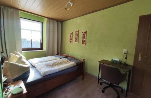 ansimali 1- Gemütliche FeWo mit Küche und Gartenblick in Grünhain-Beierfeld für Tierfreunde und Radliebhaber - Foto 14