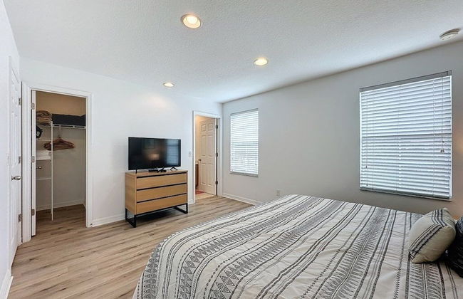 Amazing Townhouse Close To Disney 2 Bed 2.5 Bath 2 Bedroom Townhouse by RedAwning - Foto 3