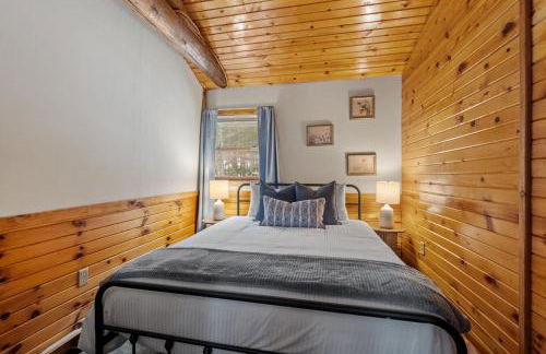 Lucky Log Cabin Hottub fireplace 12min to Mt Snow - Foto 12