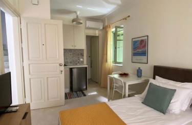 Στούντιο σε ανακαινισμένο αρχοντικό του 19ου αιώνα, κέντρο Μύρινας - Photo 11