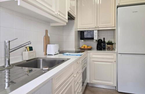 Beach House on Faro Island with a Dreamy Terrace and 7 Beds for the Perfect Escape - Foto 14