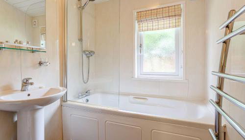 Kingham Lodge - Photo 3