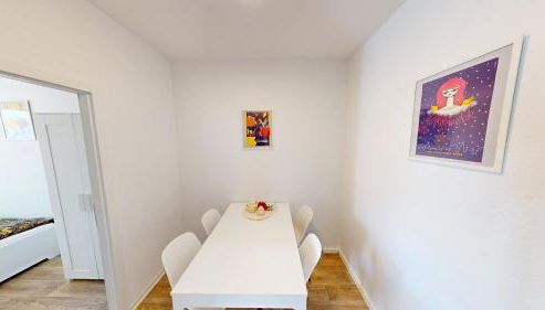 Wohlfühlapartment für 5 Personen, Haltestelle der Linie 5 in unmittelbarer Nähe, WLAN - Foto 5