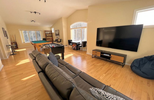 LUXURIOUS 5-Br Acreage | Year-Round Heated Pool & HotTub | Mtn View | Pool Table - Foto 29