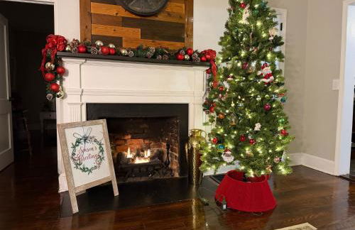 Clayton's 1910 Restored Mill House-near Burlington - Foto 38