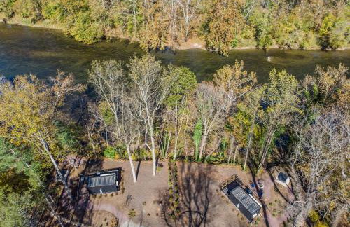 Riverside Tiny Cabin w Hot Tub, Fire Pit, & Kayaks - Foto 38