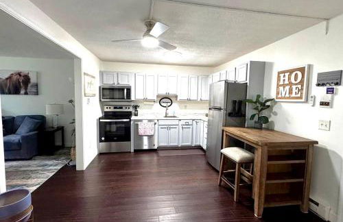 NEW - Mins to Hospitals - Manchester - Derry - Nashua - Concord - Queen Bed - Foto 24