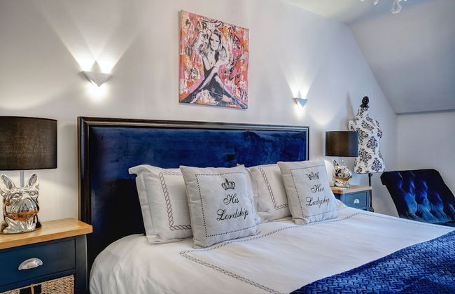 Norfolk Luxe Beach House Sleeps 8 Dog Friendly - Photo 6