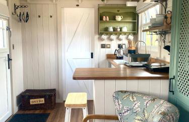 Ewes Rest Shepherds Hut - Photo 9