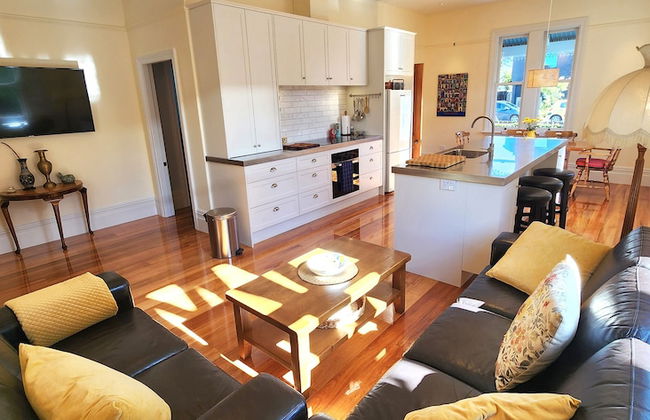 Rewa House ~ city home, 3 bedrooms, walk to CBD - Photo 6