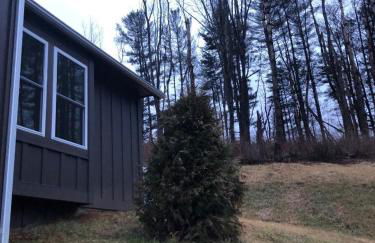 Serene Rustic Farmhouse Mountain Cottage (Sleeps 4) - Foto 28