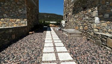 Petra Nova Suites - Photo 3