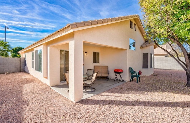 Cozy Hidden Gem - 3BR - 1Den w Backyard - Foto 19