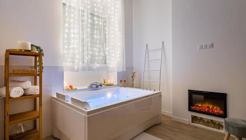 Suite Évasion Céleste à Saint-Étienne - Foto 1