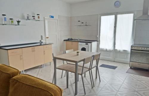 Rua de Baixo Apartments - Photo 19