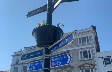 Two Bedroomed Loft Apartment - The Old Drill Hall Ryde - Photo 11