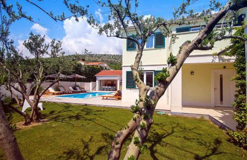 VILLA STOZAK, private heated pool, cinema room and sauna, 7 km from beach - Photo 32