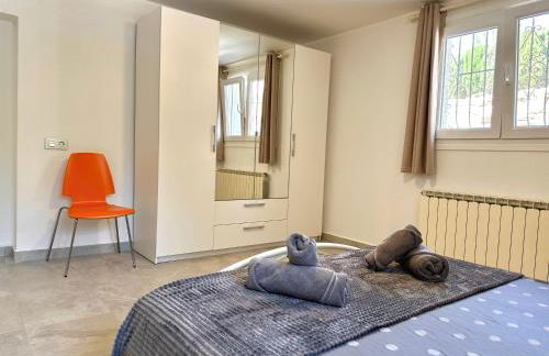 SUNNY Apartment in a Cosy Villa with shared swimming pool - Foto 12