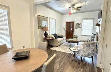 Creole Cottage - 2 Bed, 1 Bath, Pet Friendly with Fee, Walk to Downtown, Grill, Washer & Dryer - Foto 12