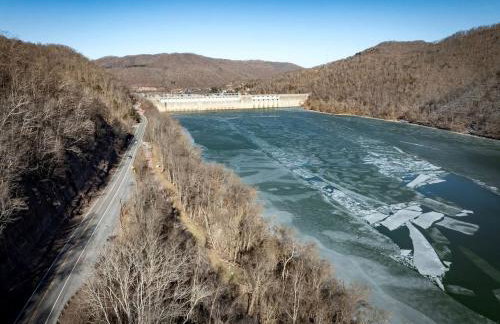 Quaint Cozy Cottage Perfect for a Peaceful Getaway in West Virginia - Foto 33
