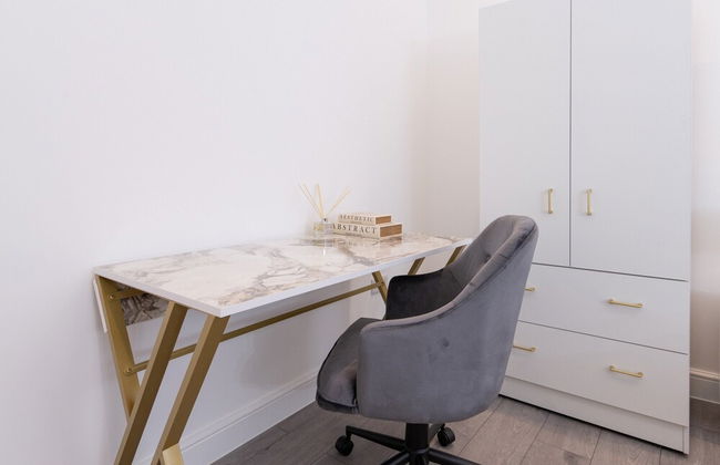 Woodside Park 3 Bedroom Apt with Parking - Foto 25