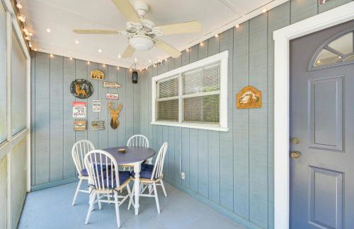 Pet-Friendly Fort McCoy Cabin with Fire Pit! - Foto 1