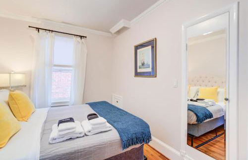 HEART of OLD TOWN Historic 2 BR Walk to KING ST - Foto 12