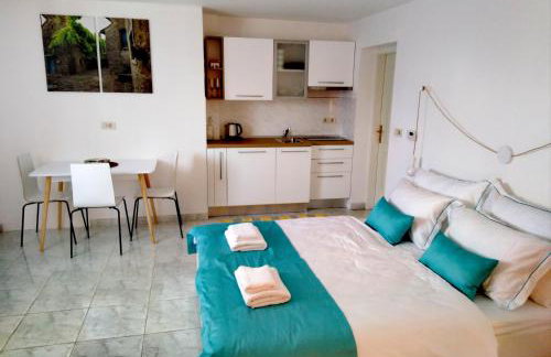 Olive Tree Apartments - Photo 15