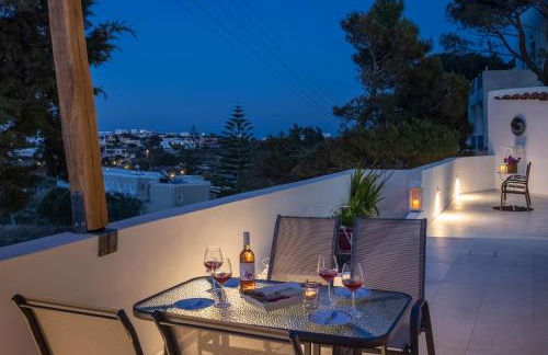 Restia Seaside Apartment II, 50m from Megas Gialos Beach - Foto 1