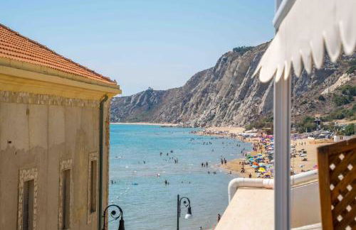 Terrazza finemente ristrutturata di fronte al mare - Foto 6
