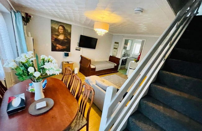 Villa - Sleeps 6 - Pets Ok - Pool - Parking - Foto 11