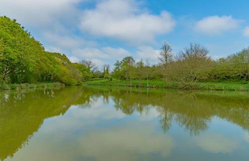 Chalet Lodge 2 - Hot Tub by Interhome - Foto 46