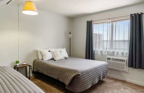 2 Lakeside Apartment Units in One at Fife Lake Lodge - Foto 19