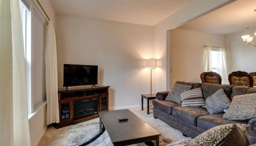 Spacious Home with Fireplace - Near Golf! - Foto 3