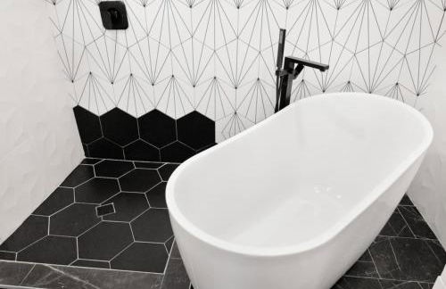 Escondido Front Unit 3-BR by SD STAY - Foto 39