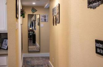 StockYards! Less than 4 minutes-Sleeps 8-Lee House - Foto 30
