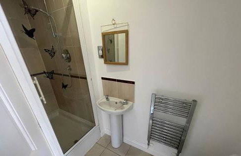 Brigantine House - Spacious 3-Bedroom Ensuites, Private Parking Included - Foto 7