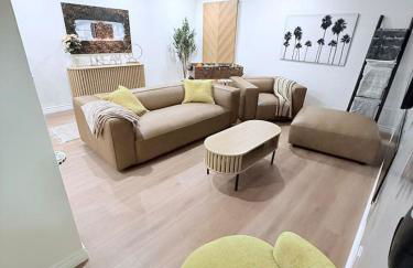 2BR 2BA Home Hot Tub, Firepit, Yard, BBQ, Parking - Foto 29