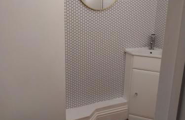 Historic Dover Stay with Stunning Castle View - Foto 12