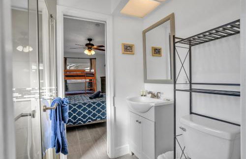 4 bd Near beach spacious solar heated pool waterfront home - Photo 21