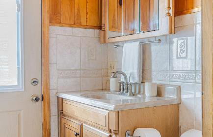 PoolHot Tub Firepit Near Hikes Shops Dining Cragswood Lodge by AvantStay - Foto 24