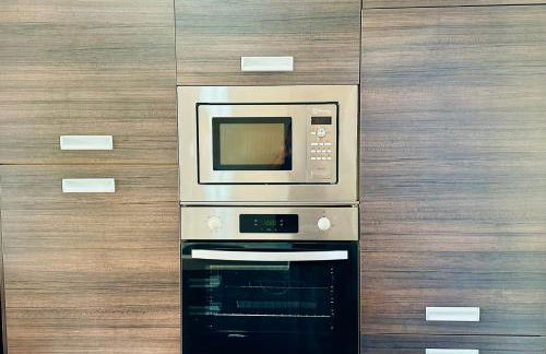 Lux Villa with Year-Round Heated Pool & Game Room - Foto 18