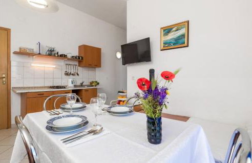 1 Bedroom Lovely Apartment In Bosana - Photo 7